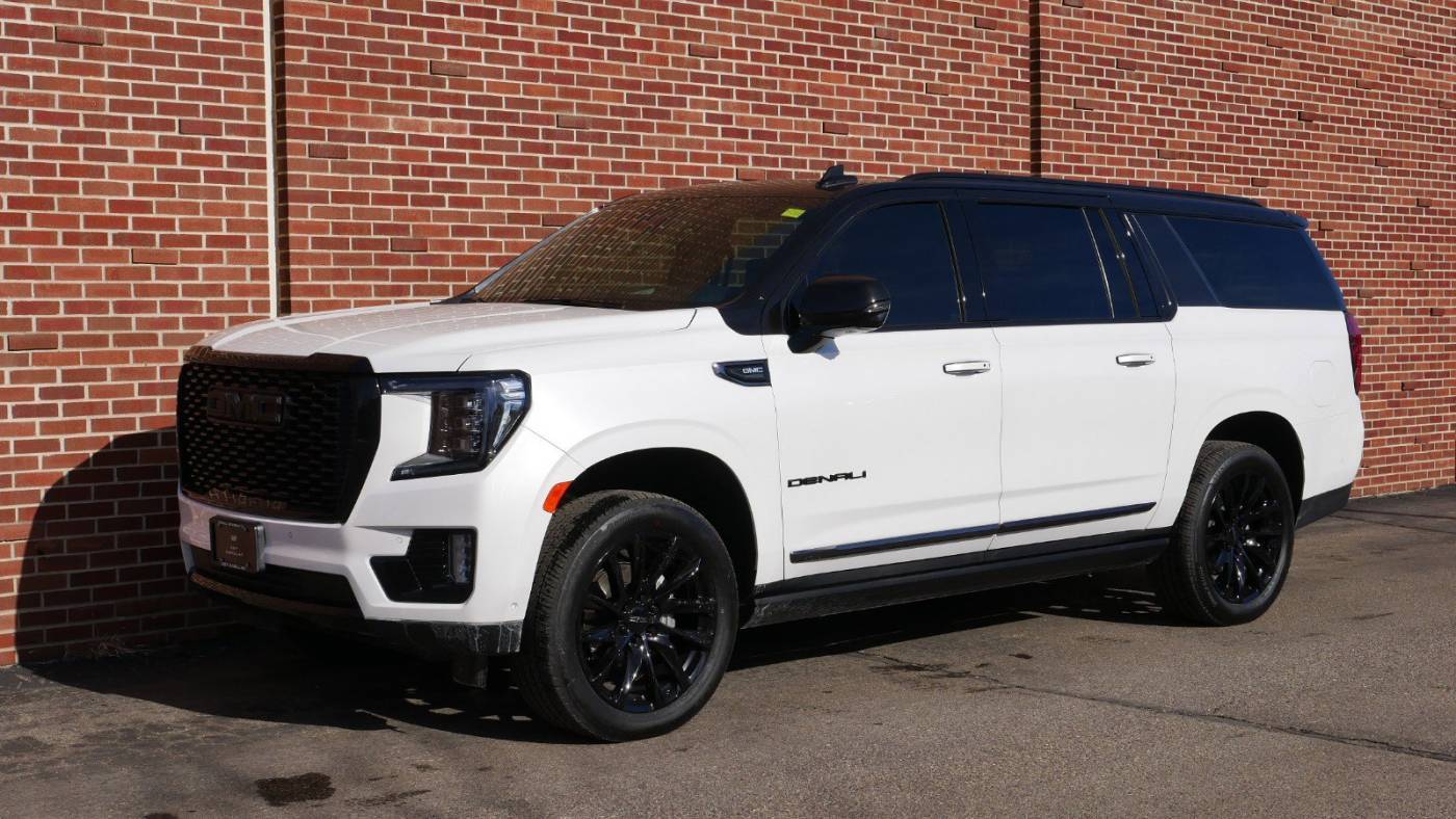 2023 GMC Yukon Denali Ultimate — SUV — 30,199 mi — Edina, MN