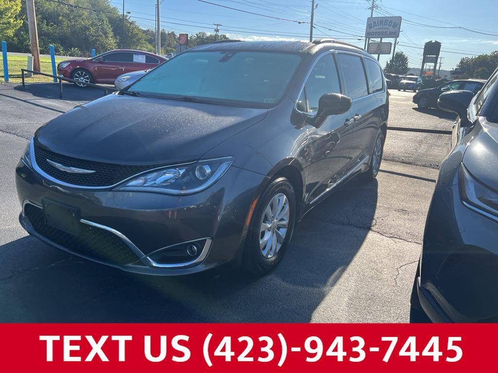 2017 Chrysler Pacifica Touring L — Minivan — 94,811 mi — Kingsport, TN
