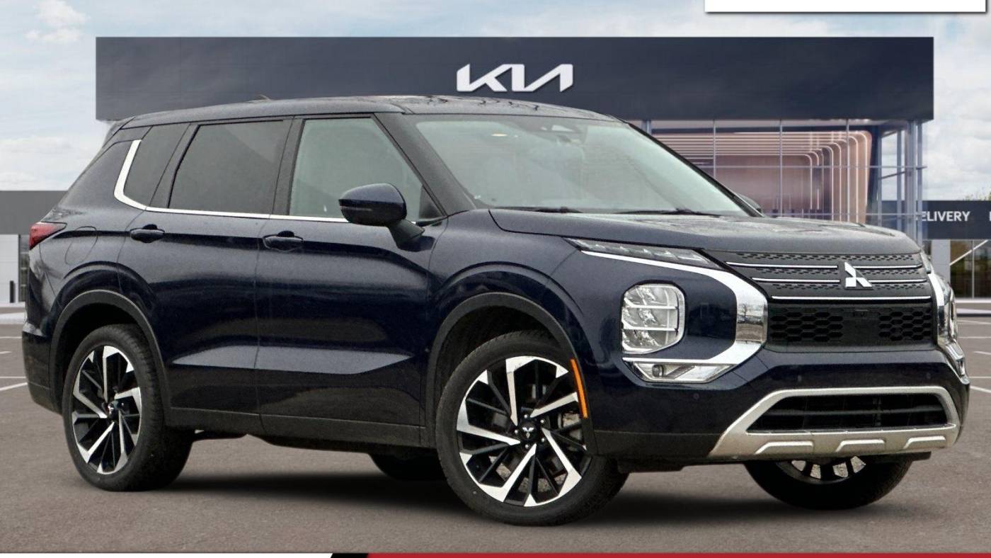 2023 Mitsubishi Outlander SE Special Edition — SUV — 43,619 mi — Eugene, OR