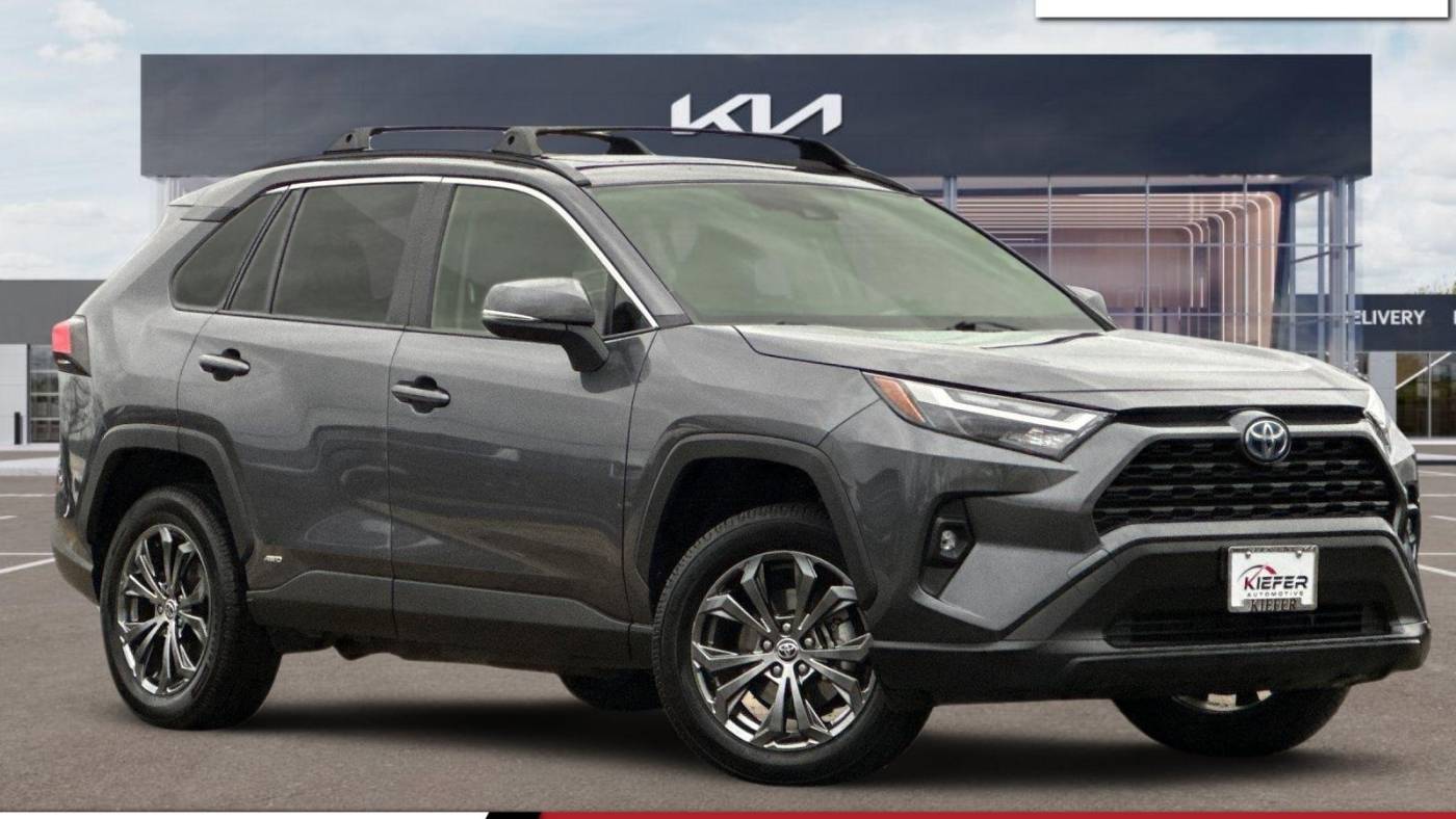 2022 Toyota RAV4 Hybrid XLE Premium — SUV — 29,689 mi — Eugene, OR