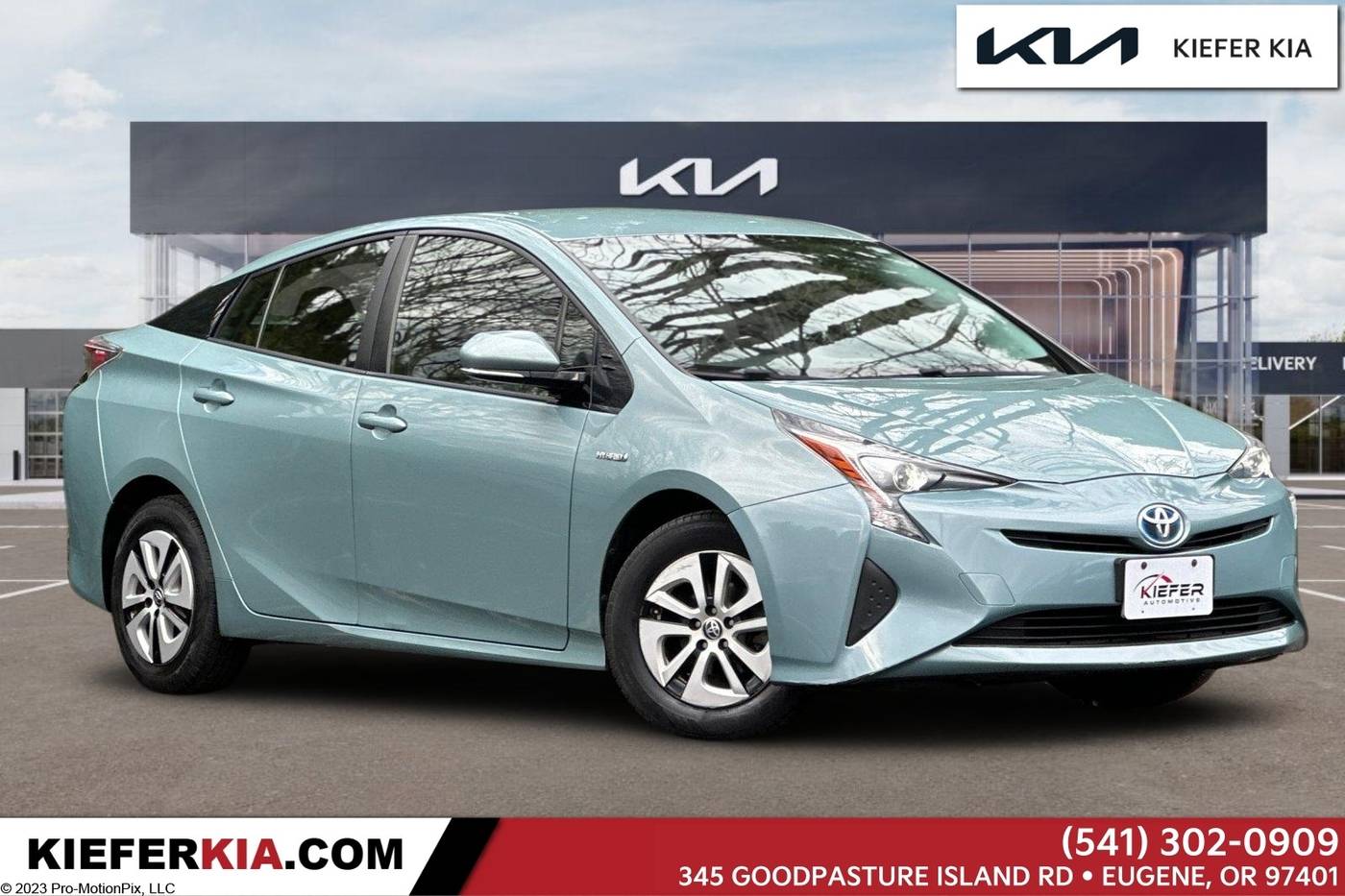 2016 Toyota Prius Three — Hatchback — 87,403 mi — Eugene, OR