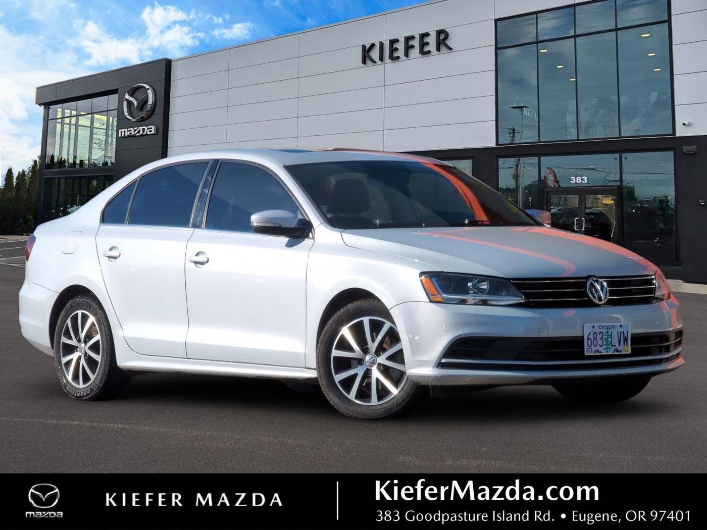2017 Volkswagen Jetta 1.4T SE — Sedan — 112,681 mi — Eugene, OR