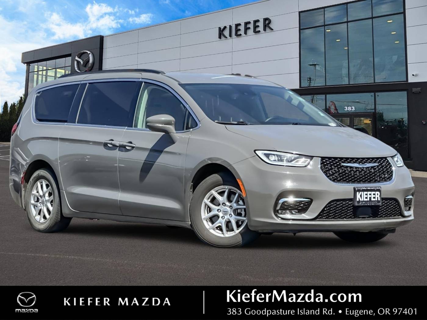 2022 Chrysler Pacifica Touring L — Minivan — 34,892 mi — Eugene, OR
