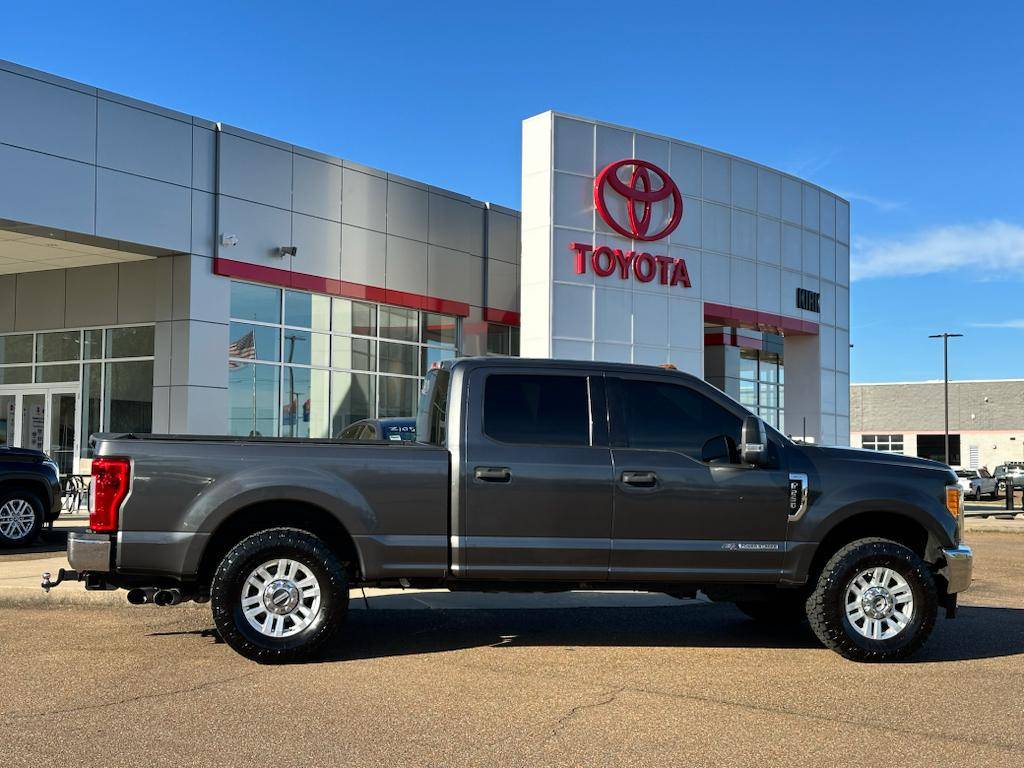 2017 Ford Super Duty F-250 XLT — Pickup Truck — 136,193 mi — Grenada, MS