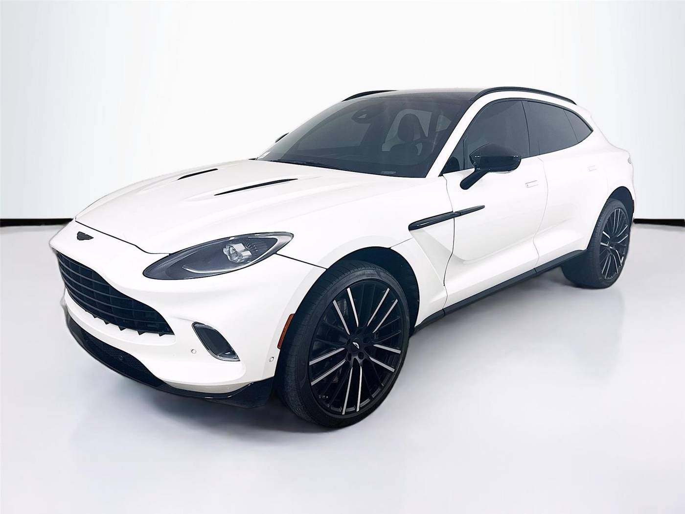 2022 Aston Martin DBX Standard