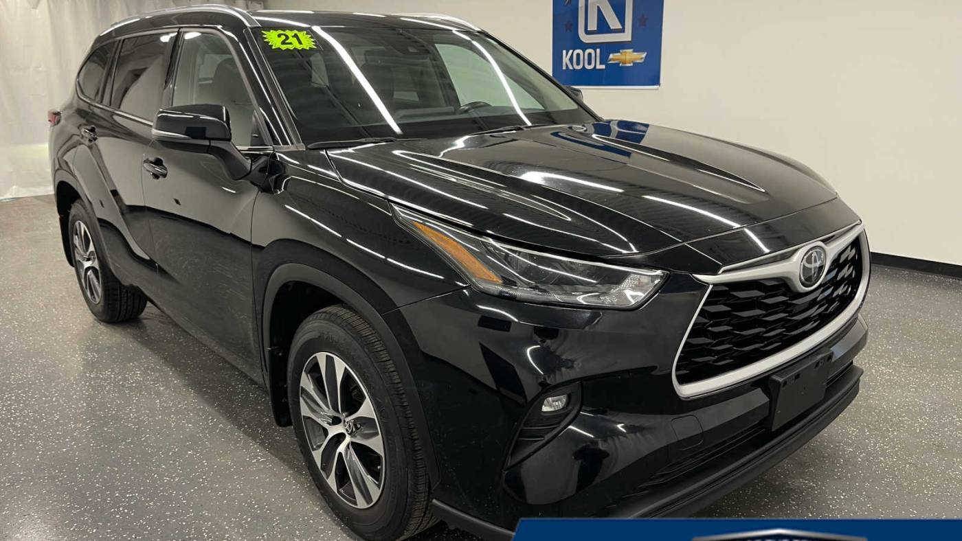 2021 Toyota Highlander XLE — SUV — 74,386 mi — Grand Rapids, MI