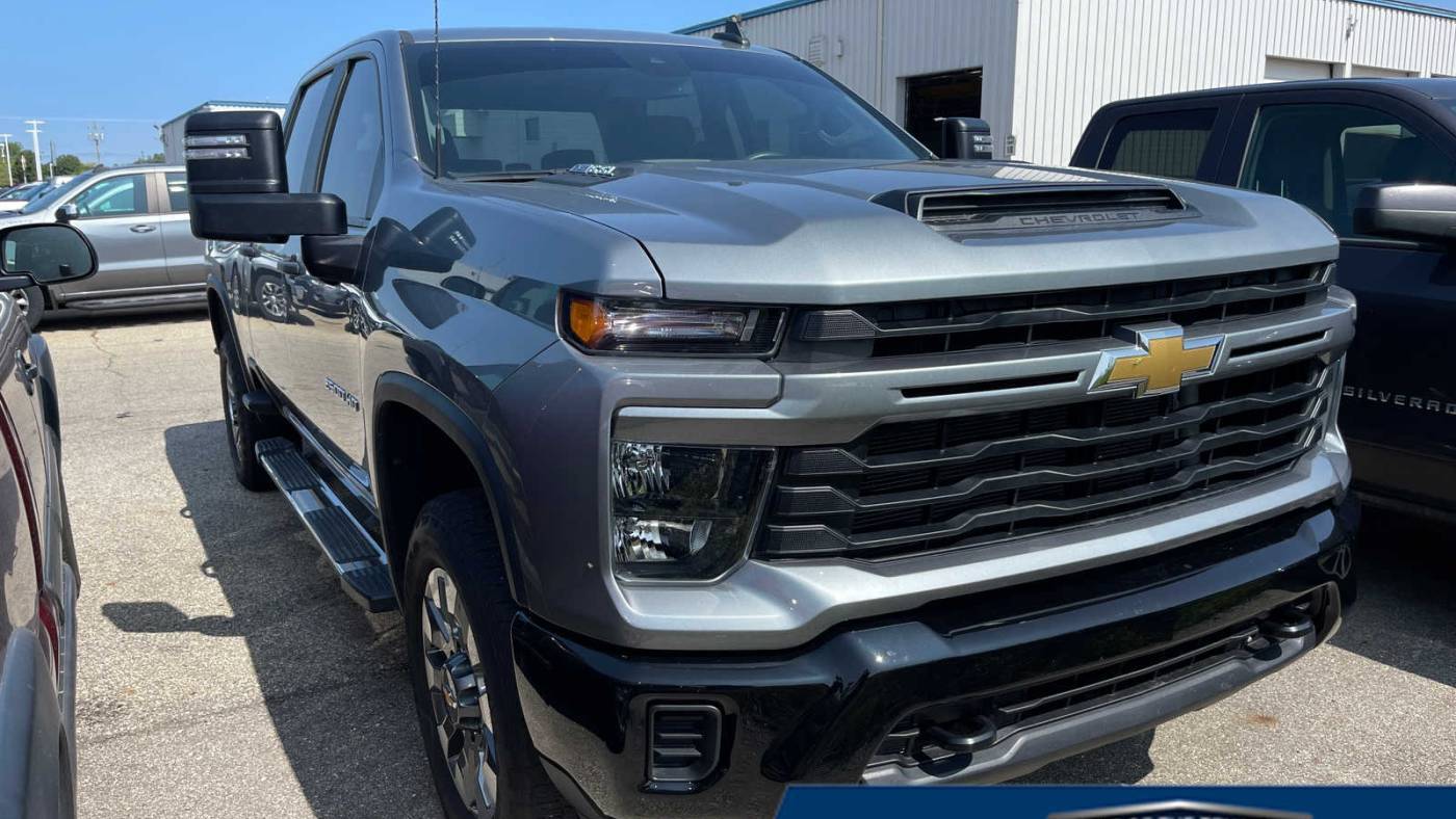 2024 Chevrolet Silverado 2500HD Custom — Pickup Truck — 51,703 mi — Grand Rapids, MI