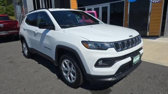 2024 Jeep Compass Latitude — SUV — 312 mi — Warrensburg, NY