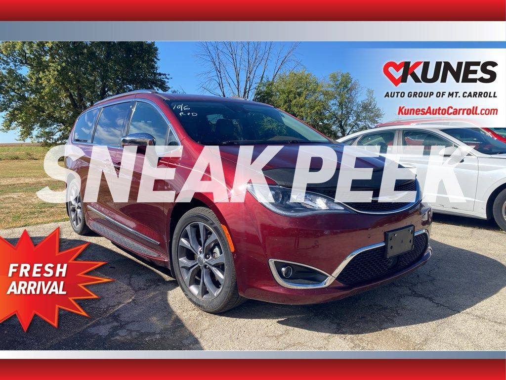 2017 Chrysler Pacifica Limited — Minivan — 110,871 mi — Mount Carroll, IL