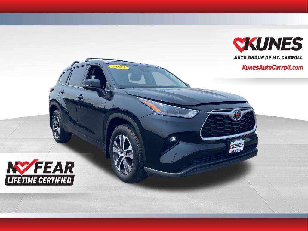 2023 Toyota Highlander XLE — SUV — 19,547 mi — Mount Carroll, IL