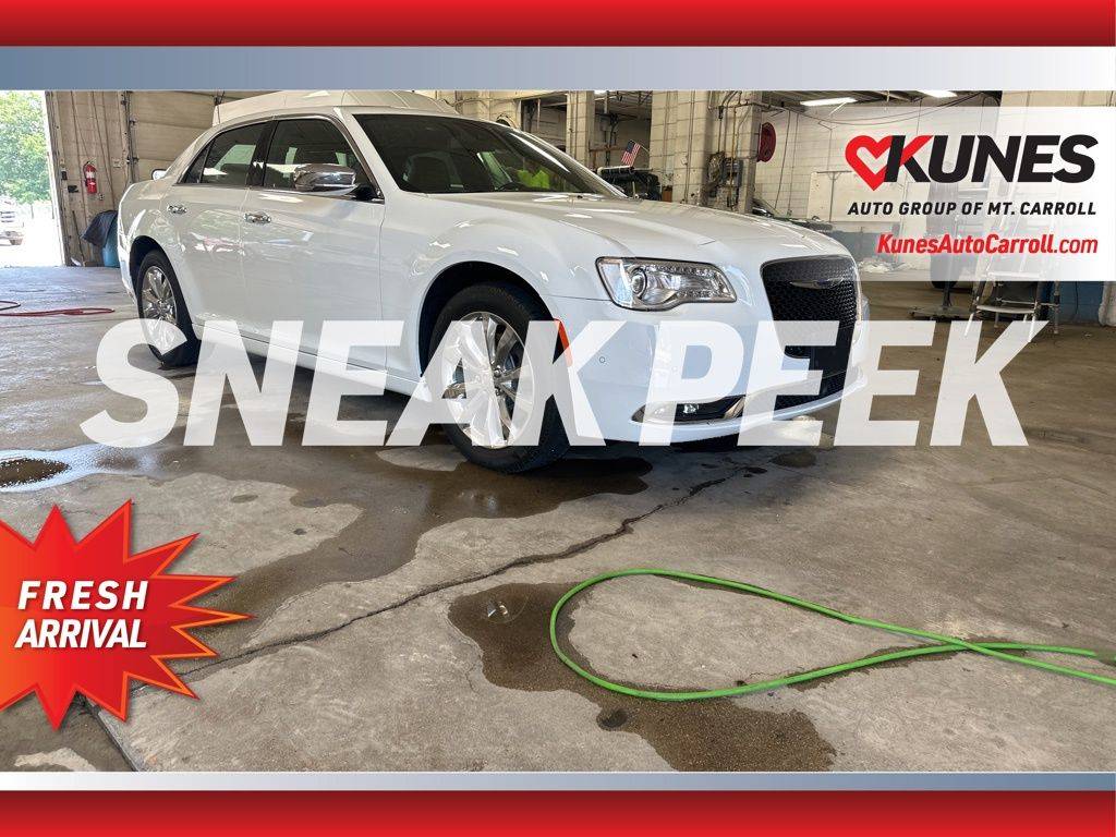 2020 Chrysler 300 Limited — Sedan — 10,489 mi — Mount Carroll, IL