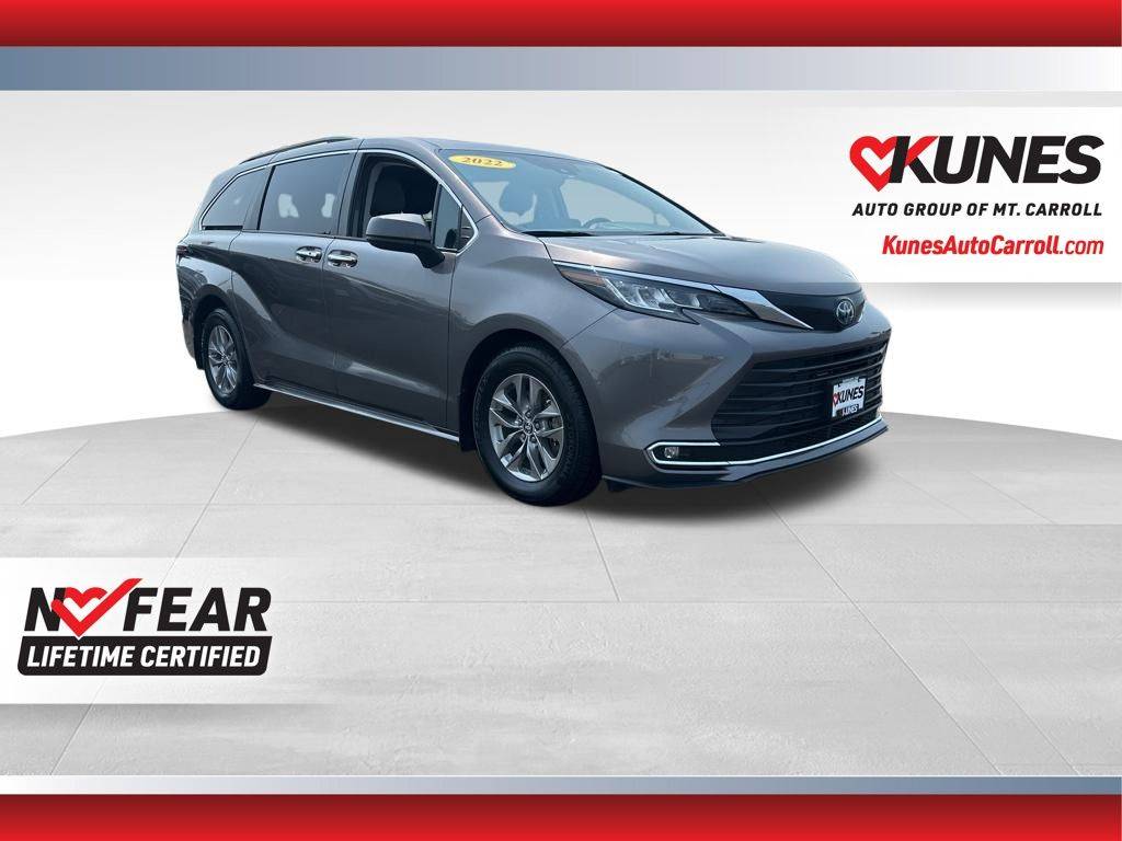 2022 Toyota Sienna XLE — Minivan — 83,513 mi — Mount Carroll, IL