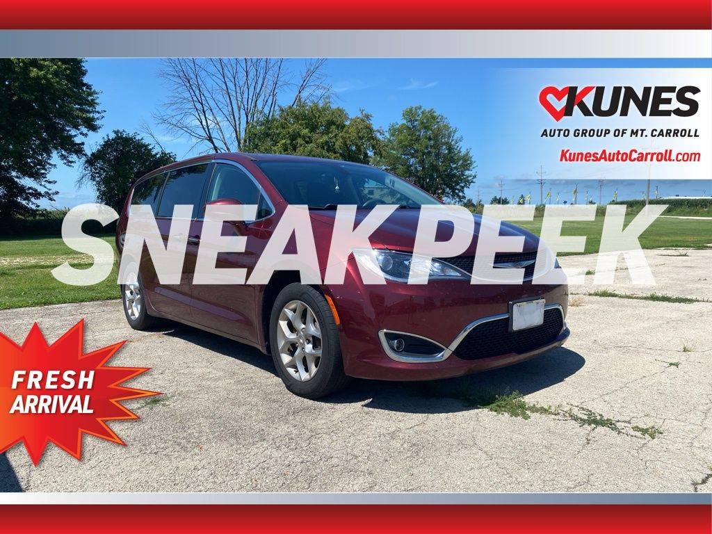 2018 Chrysler Pacifica Touring Plus — Minivan — 115,236 mi — Mount Carroll, IL