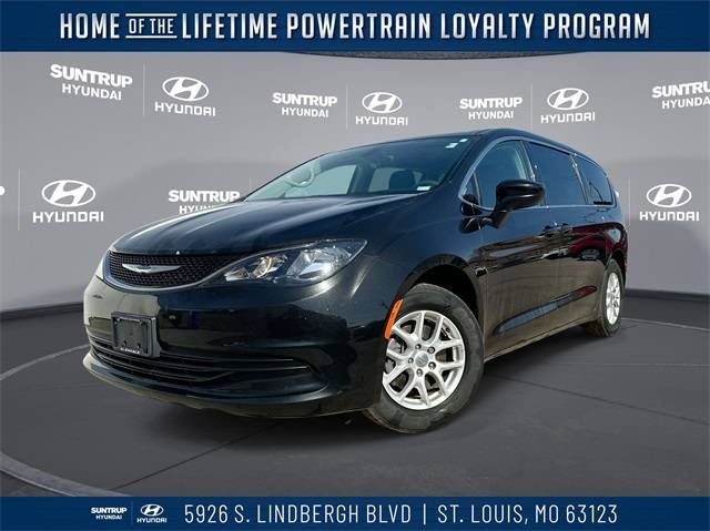 2017 Chrysler Pacifica Touring — Minivan — 102,716 mi — St. Louis, MO
