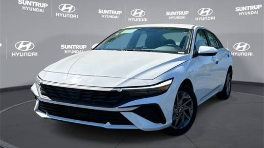 2024 Hyundai Elantra Hybrid Blue — Sedan — 2,991 mi — St. Louis, MO