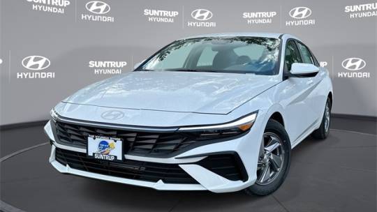 2025 Hyundai Elantra SE — Sedan — 3,056 mi — St. Louis, MO