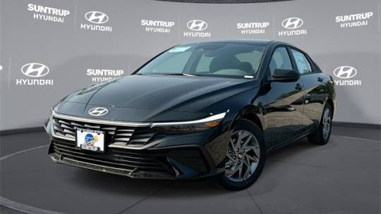 2024 Hyundai Elantra SEL — Sedan — 2,999 mi — St. Louis, MO