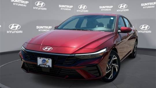 2024 Hyundai Elantra SEL — Sedan — 2,911 mi — St. Louis, MO