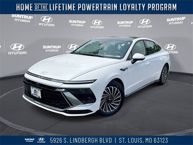 2025 Hyundai Sonata Hybrid Limited — Sedan — 5 mi — St. Louis, MO