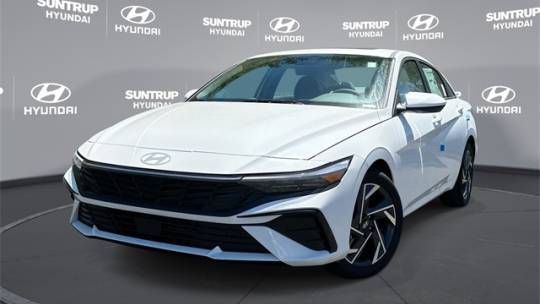2024 Hyundai Elantra SEL — Sedan — 3,001 mi — St. Louis, MO