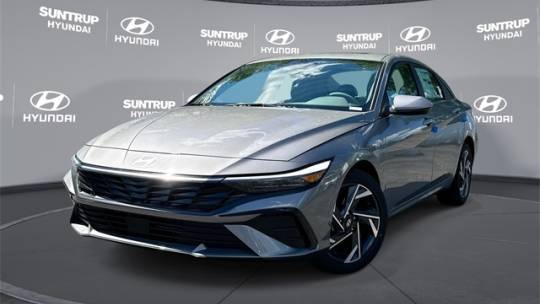 2024 Hyundai Elantra SEL — Sedan — 2,711 mi — St. Louis, MO