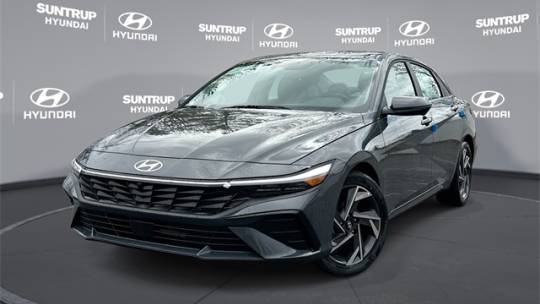 2024 Hyundai Elantra Limited — Sedan — 4,986 mi — St. Louis, MO