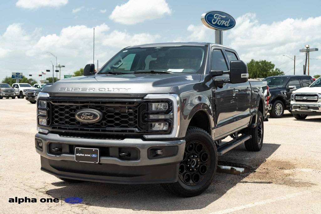 2025 Ford Super Duty F-250 LARIAT — Pickup Truck — 192 mi — La Grange, TX