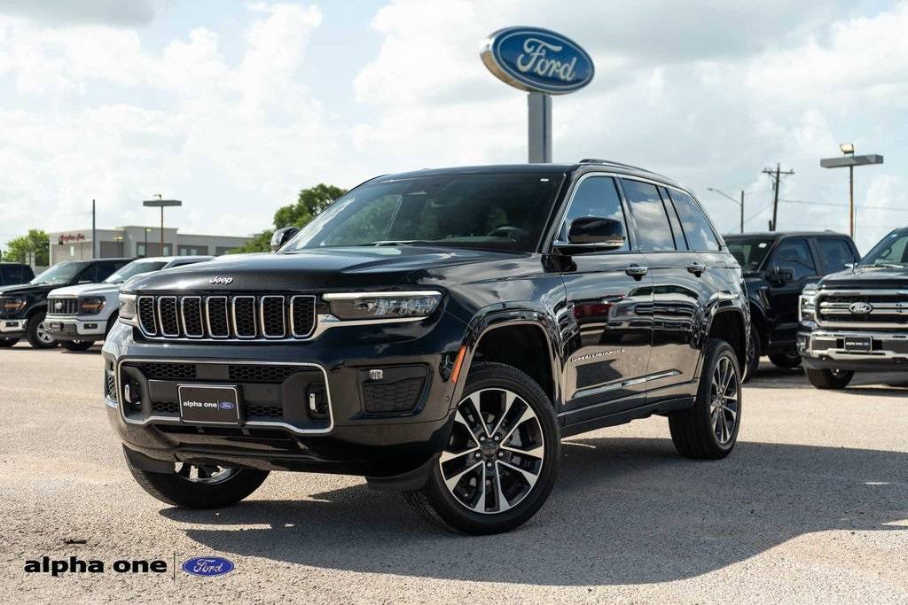 2023 Jeep Grand Cherokee Overland — SUV — 10,957 mi — La Grange, TX