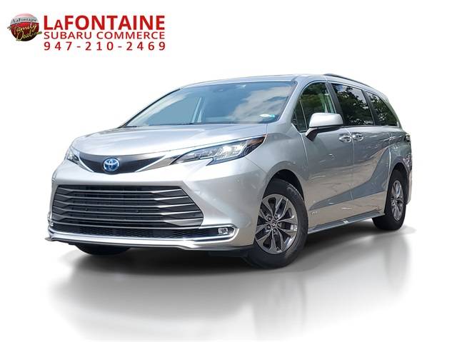 2021 Toyota Sienna XLE — Minivan — 62,231 mi — Commerce Township, MI