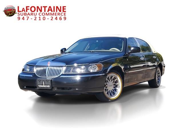 2000 Lincoln Town Car Signature — Sedan — 114,708 mi — Commerce Township, MI