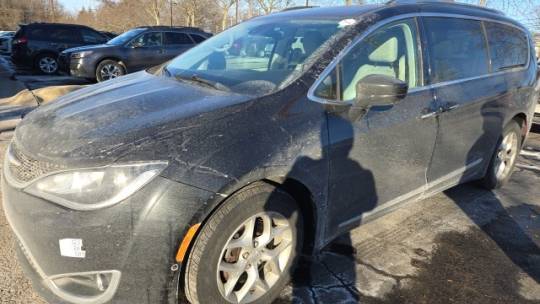 2019 Chrysler Pacifica Touring L — Minivan — 56,730 mi — Commerce Township, MI