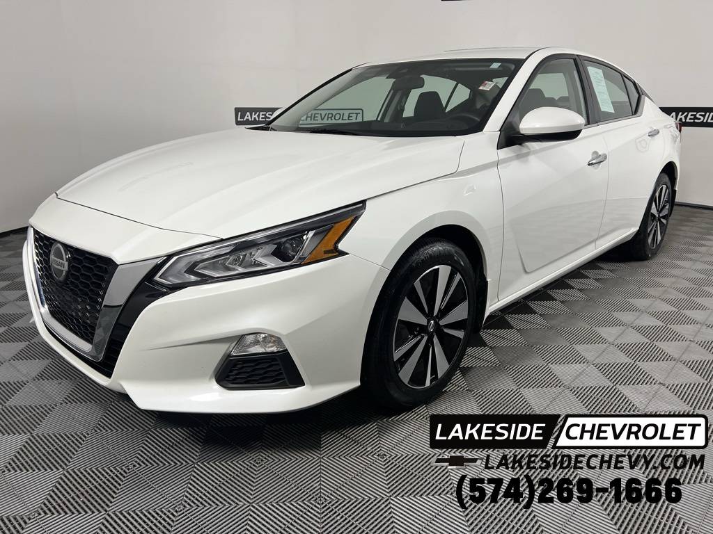 2022 Nissan Altima SV — Sedan — 32,105 mi — Warsaw, IN