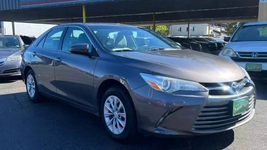 2017 Toyota Camry LE — Sedan — 143,171 mi — Norfolk, VA
