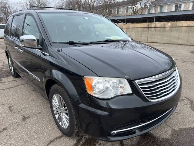 2013 Chrysler Town & Country Touring-L — Minivan — 177,407 mi — Southfield, MI