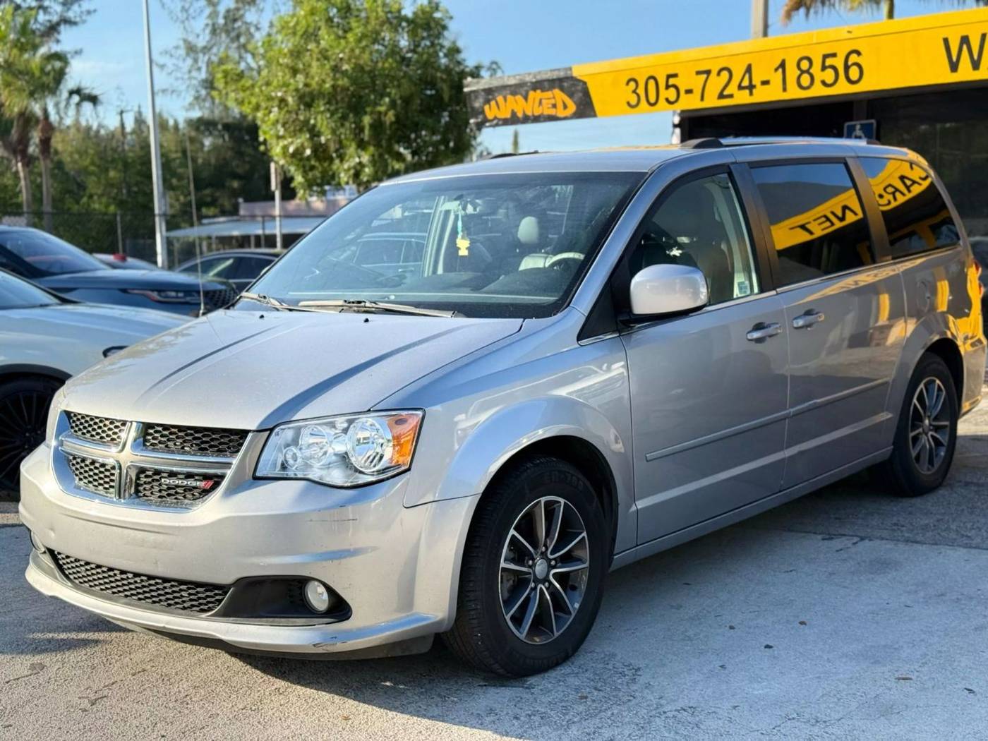 2017 Dodge Grand Caravan SXT — Minivan — 127,006 mi — North Miami Beach, FL