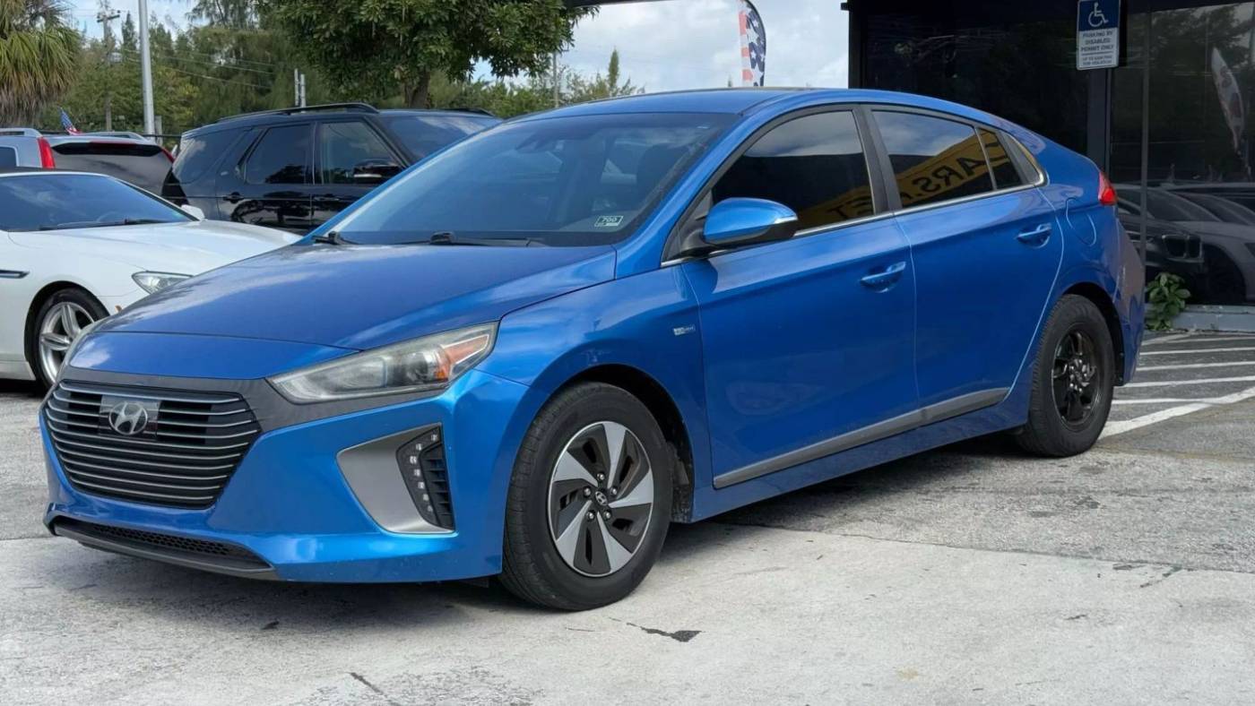 2017 Hyundai Ioniq Hybrid SEL — Hatchback — 92,187 mi — North Miami Beach, FL