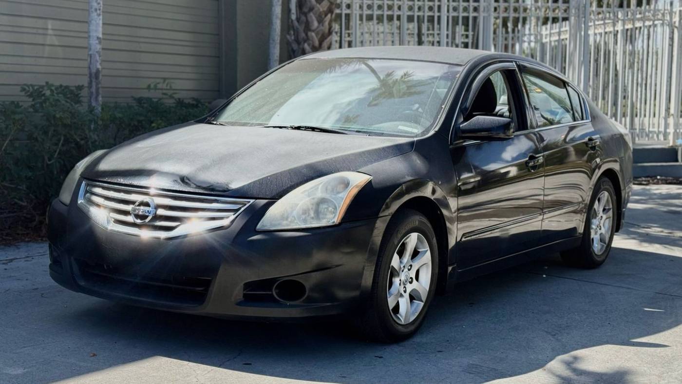 2011 Nissan Altima 2.5 S — Sedan — 139,142 mi — North Miami Beach, FL