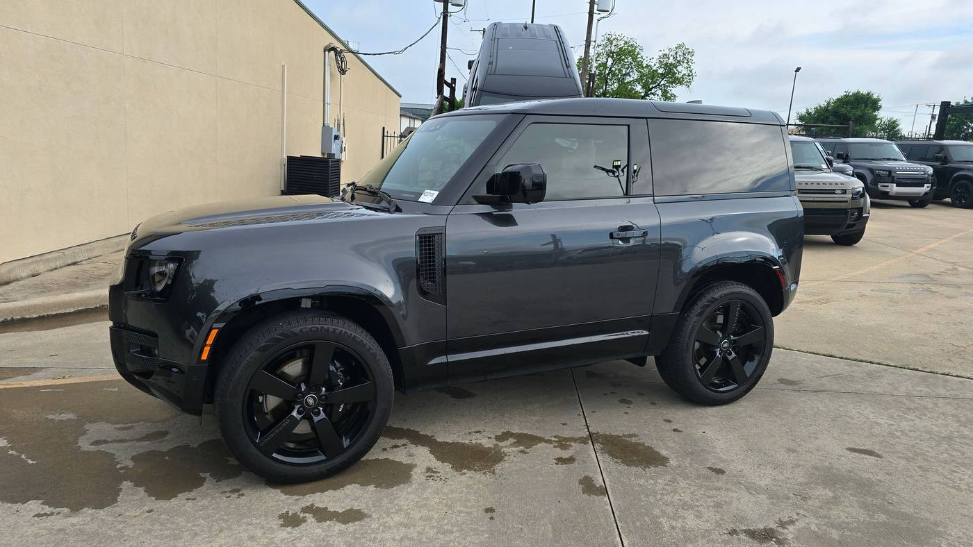 2024 Land Rover Defender V8 — SUV — 3,402 mi — Fort Worth, TX