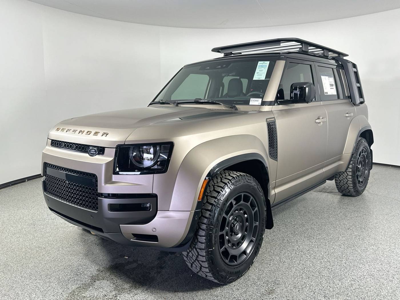 2025 Land Rover Defender OCTA — SUV — 1,059 mi — Fort Worth, TX