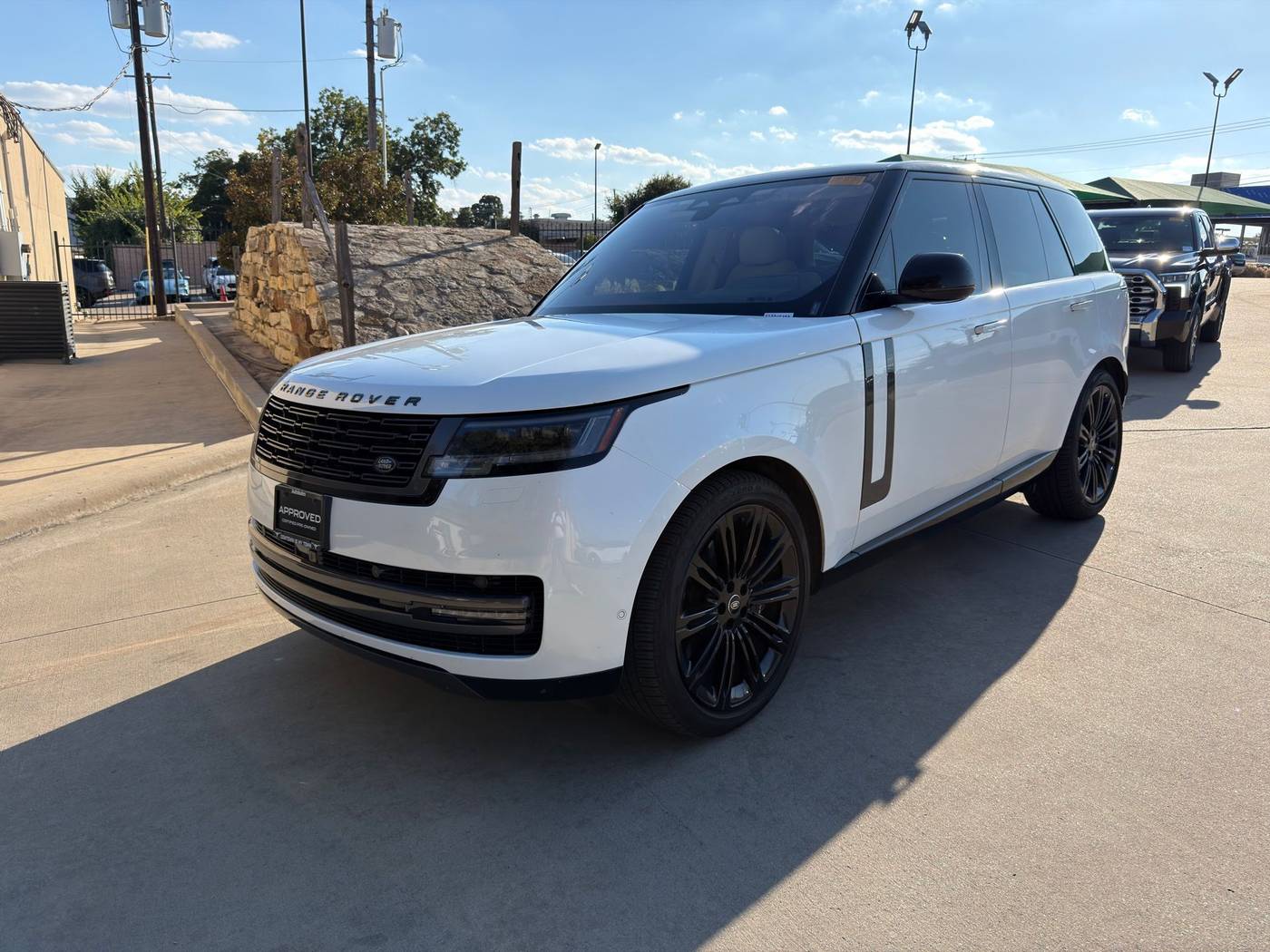 2023 Land Rover Range Rover SE — SUV — 17,300 mi — Fort Worth, TX