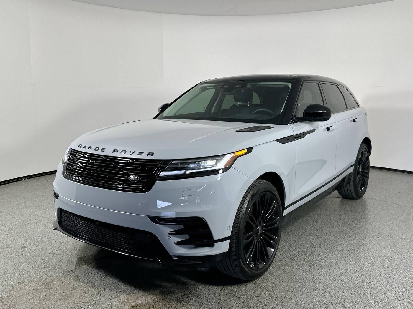 2025 Land Rover Range Rover Velar Dynamic SE — SUV — 17,001 mi — Fort Worth, TX
