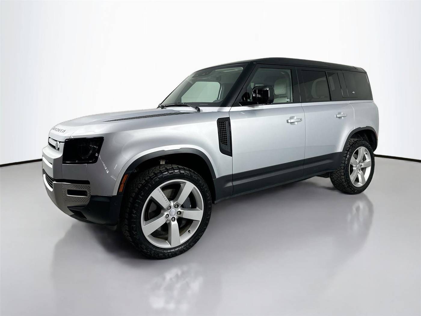 2024 Land Rover Defender SE — SUV — 43,890 mi — Fort Worth, TX