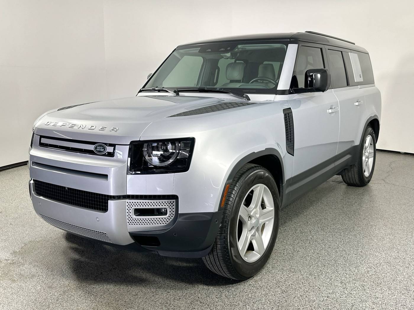 2023 Land Rover Defender SE — SUV — 17,085 mi — Fort Worth, TX