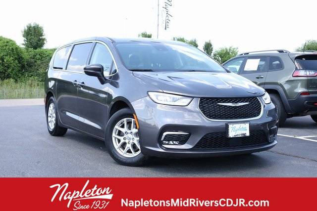 2023 Chrysler Pacifica Touring L — Minivan — 75,881 mi — St. Peters, MO