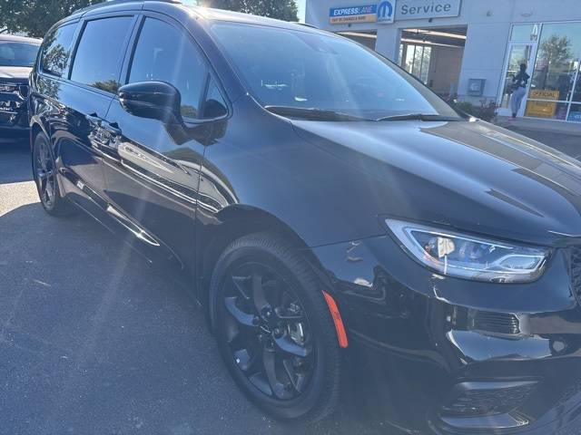 2024 Chrysler Pacifica Limited — Minivan — 36,132 mi — St. Peters, MO