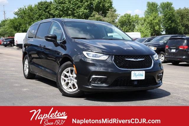 2023 Chrysler Pacifica Touring L — Minivan — 75,124 mi — St. Peters, MO