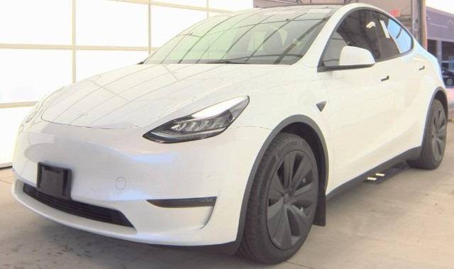 2023 Tesla Model Y Long Range — SUV — 28,586 mi — St. Peters, MO