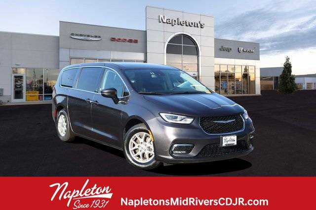 2023 Chrysler Pacifica Touring L — Minivan — 61,444 mi — St. Peters, MO