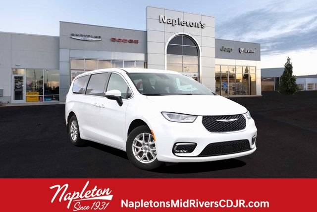 2023 Chrysler Pacifica Touring — Minivan — 35,305 mi — St. Peters, MO