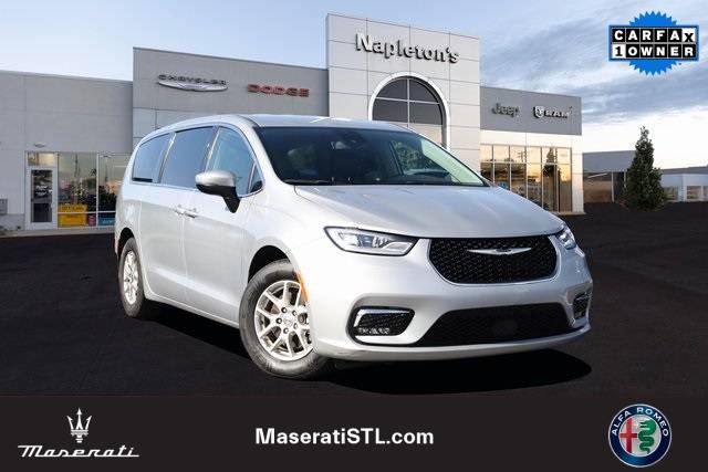 2023 Chrysler Pacifica Touring L — Minivan — 67,956 mi — St. Peters, MO